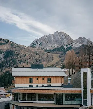 Aparthotel Schneerose 3*